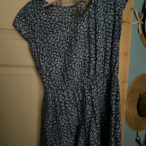 blue floral romper - Picture 2 of 3